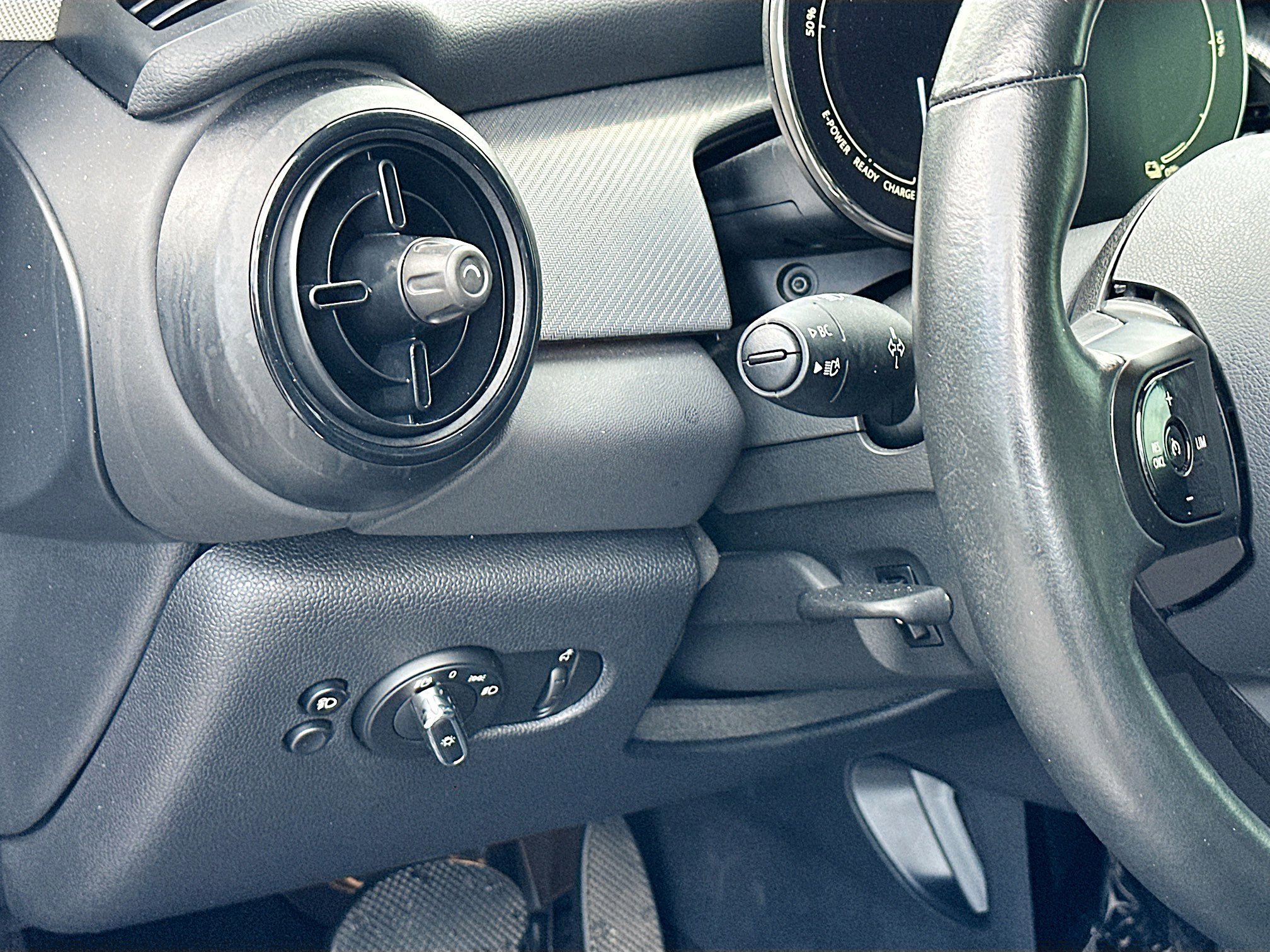 Used 2024 MINI Cooper SE image 10