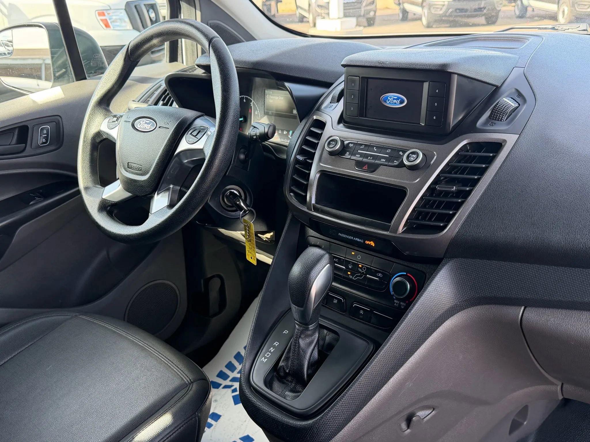 Used 2022 Ford Transit Connect XL image 12