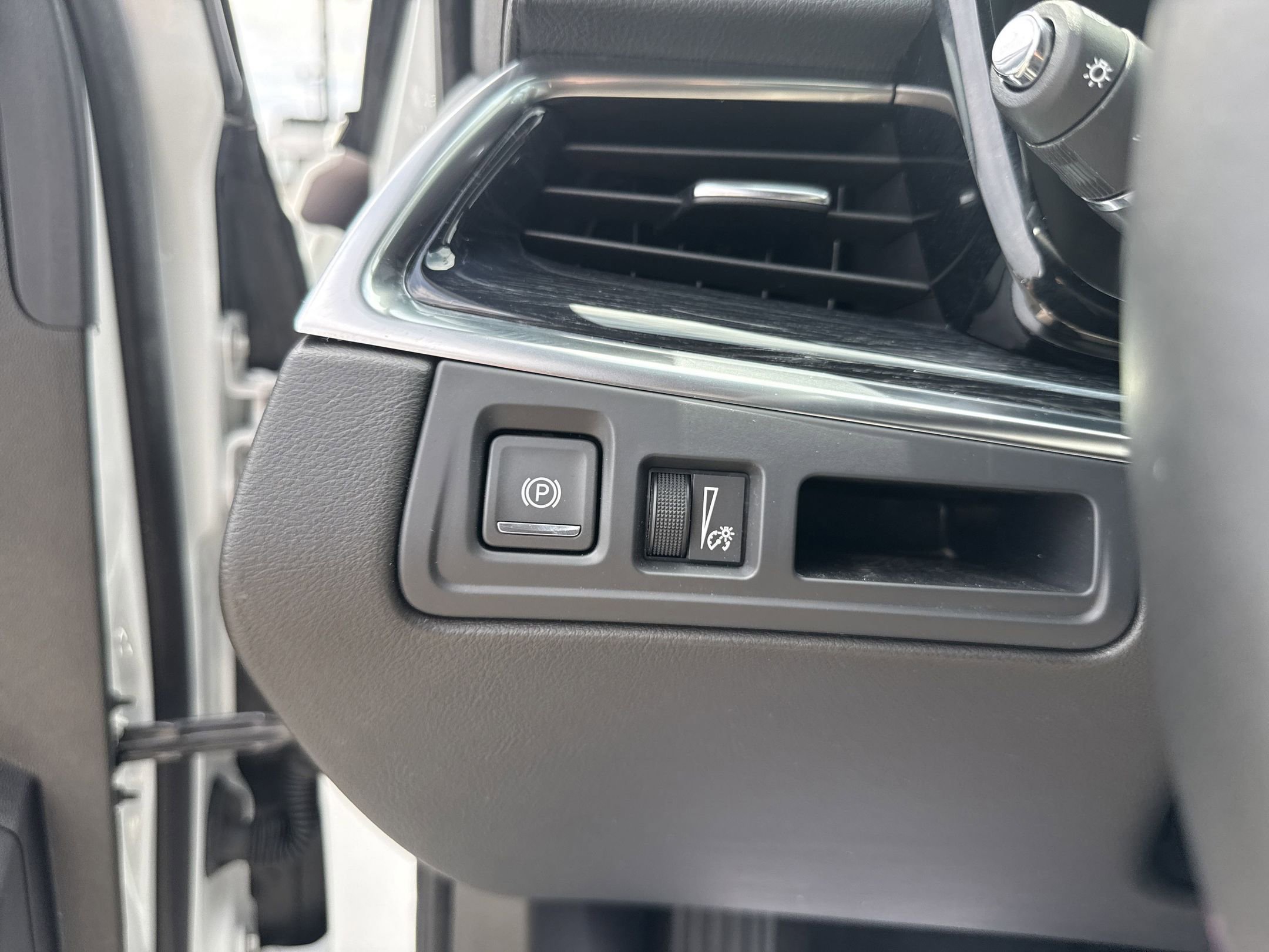 Certified 2024 Cadillac XT5 Premium Luxury image 14