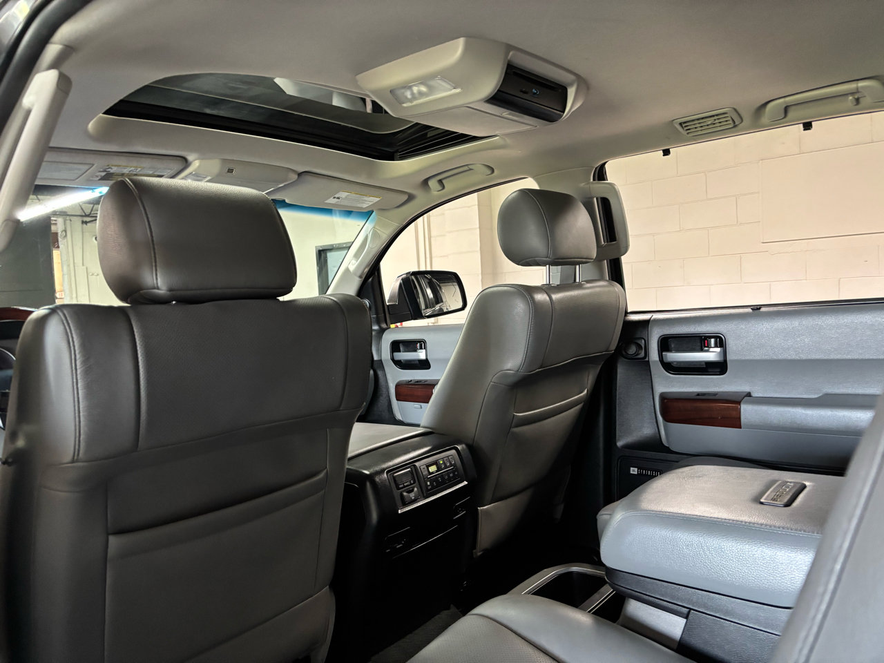Used 2016 Toyota Sequoia Platinum image 15