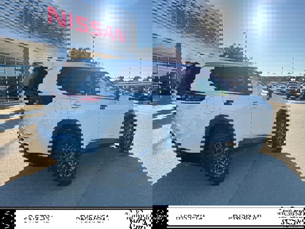 New 2026 Nissan Rogue S image 14