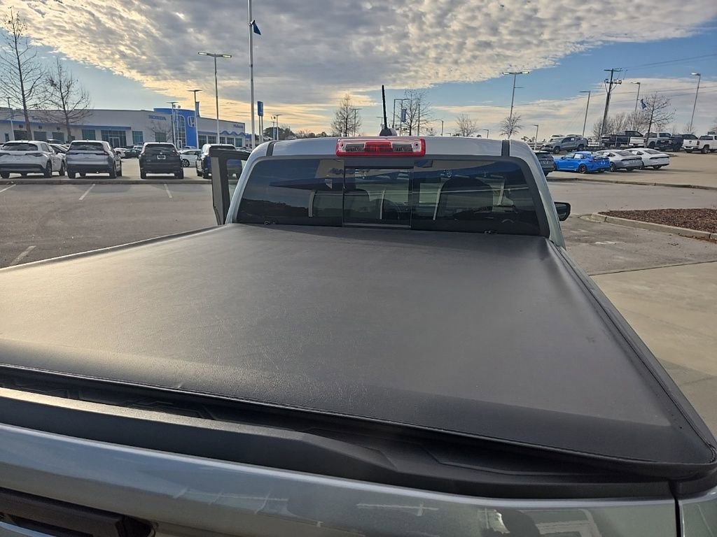 Used 2024 Chevrolet Colorado LT w/ LT Convenience Package image 32