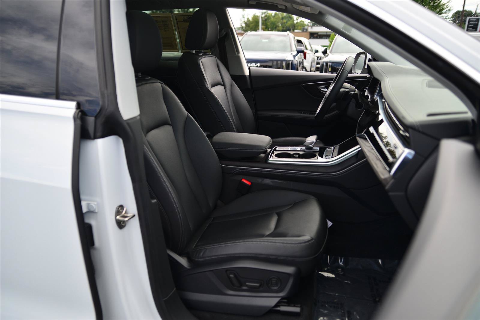 Used 2023 Audi Q8 Premium Plus AWD/4WD image 13