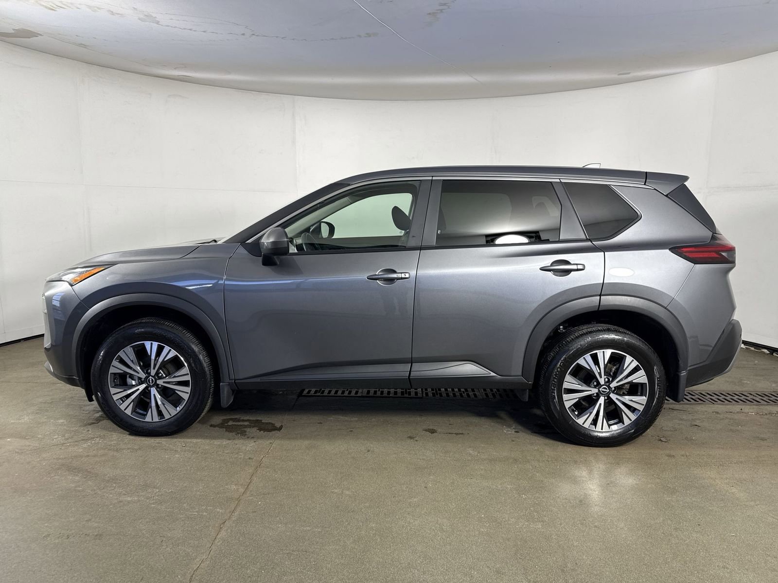 Certified 2023 Nissan Rogue SV image 29