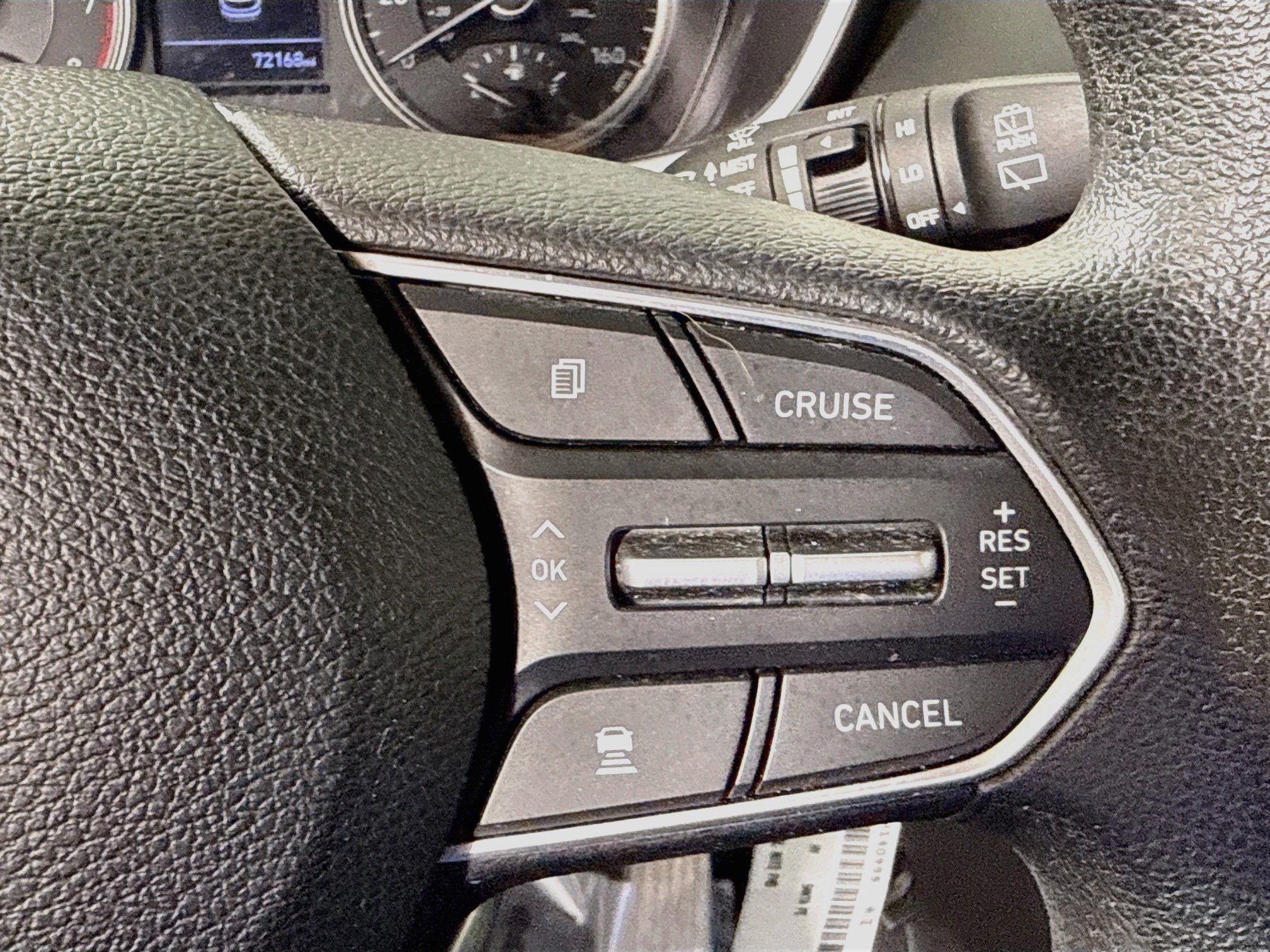 Used 2020 Hyundai Santa Fe SE FWD image 15