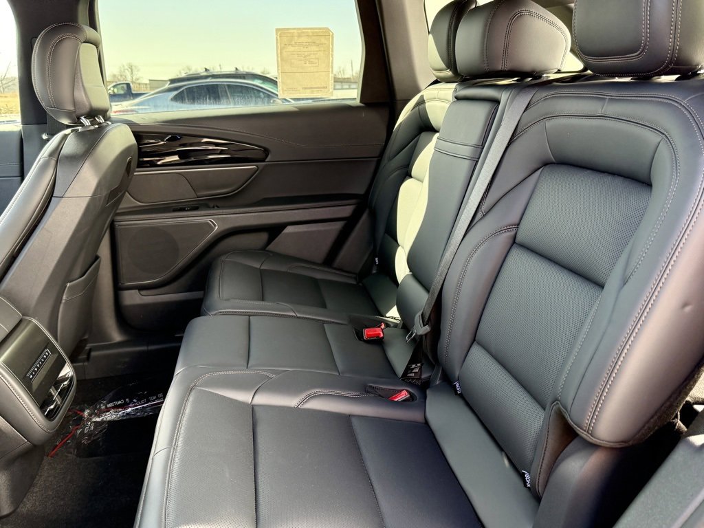 New 2025 Lincoln Nautilus Premier w/ Jet Appearance Package image 14