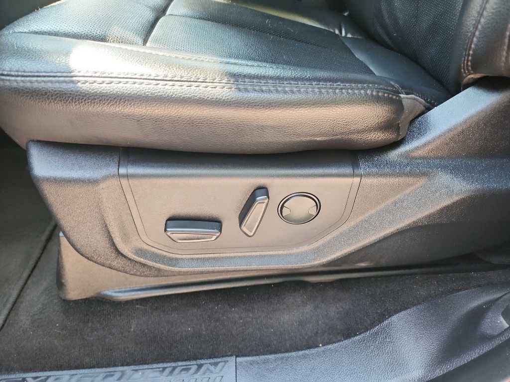 Used 2020 Ford Expedition XLT w/ Equipment Group 202A image 16
