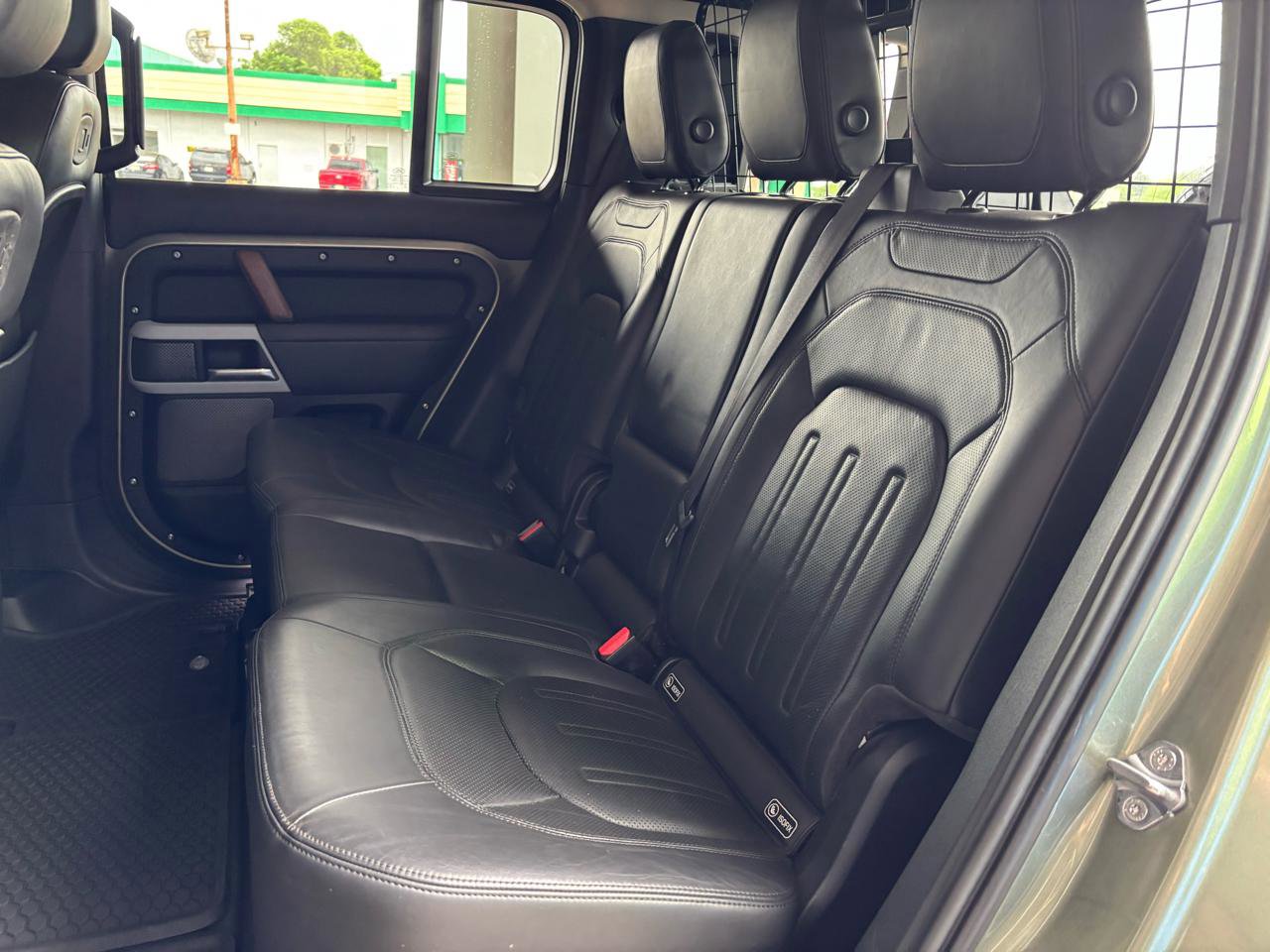 Used 2020 Land Rover Defender 110 SE AWD/4WD image 23