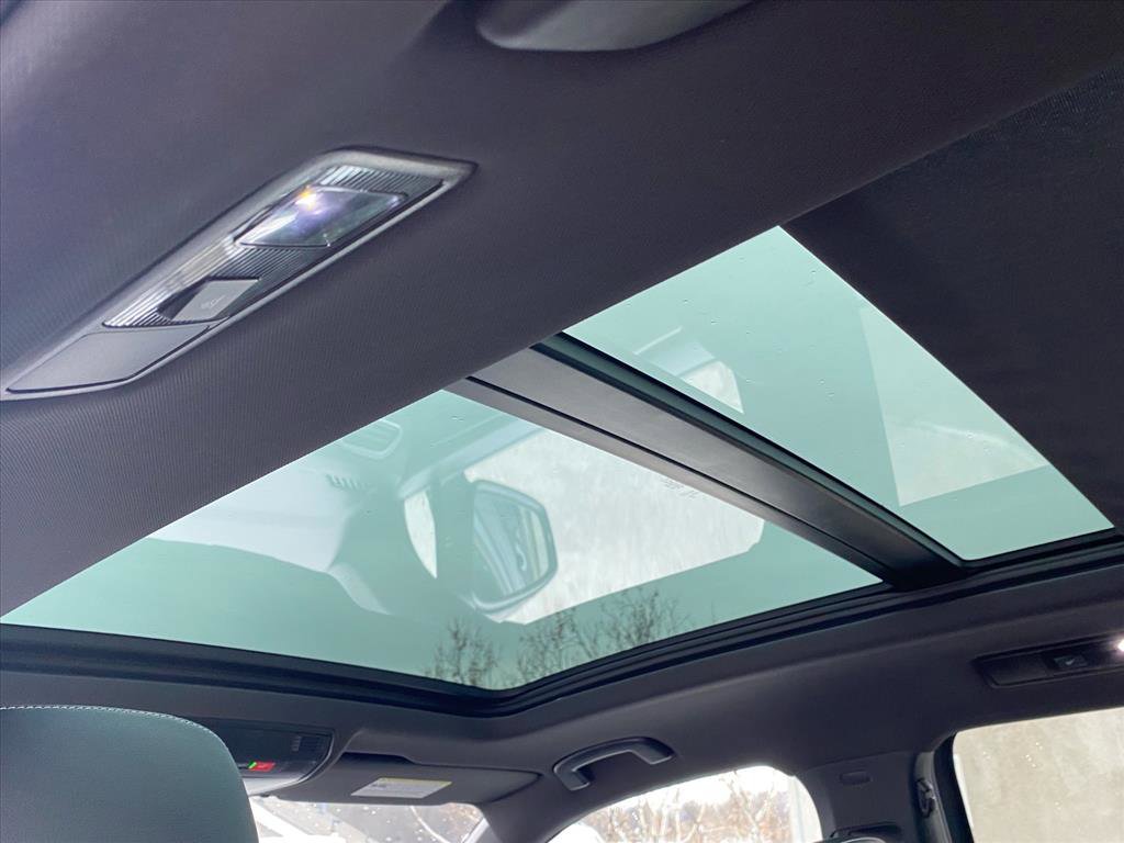 Certified 2023 Volkswagen Tiguan SE R-Line AWD/4WD image 22