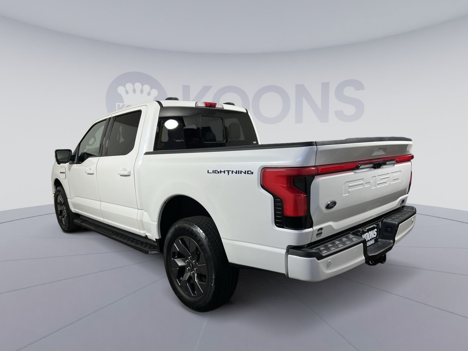 Used 2023 Ford F150 Lightning Lariat AWD/4WD image 8