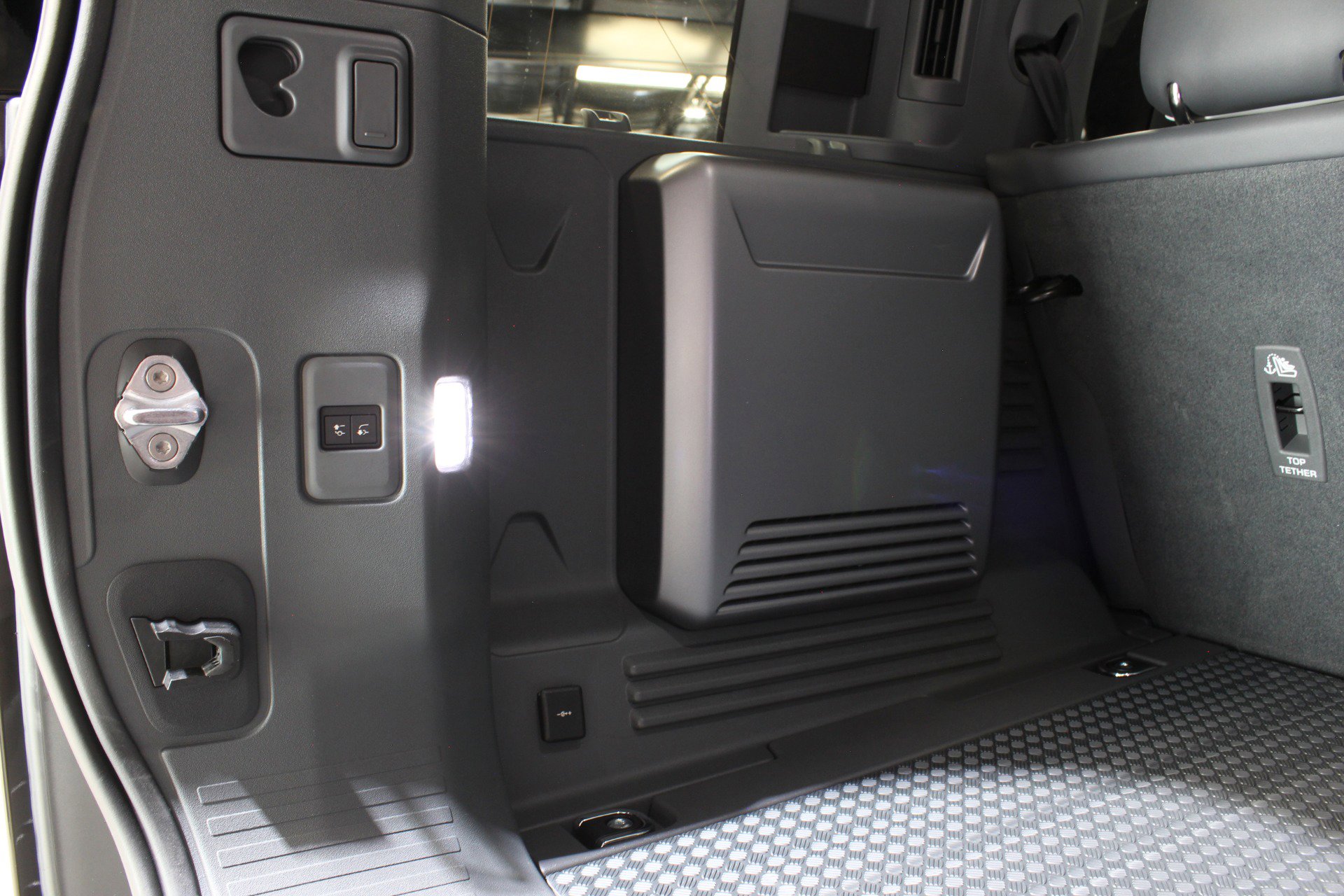 Used 2026 Land Rover Defender 110 OCTA image 85