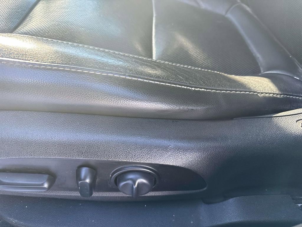 Used 2018 GMC Acadia SLT image 13