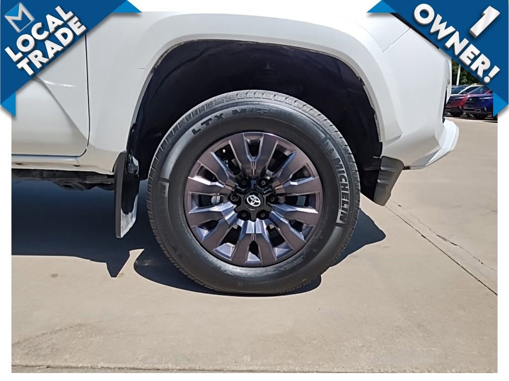 Used 2022 Toyota Tacoma Limited w/ Nightshade Package AWD/4WD image 17