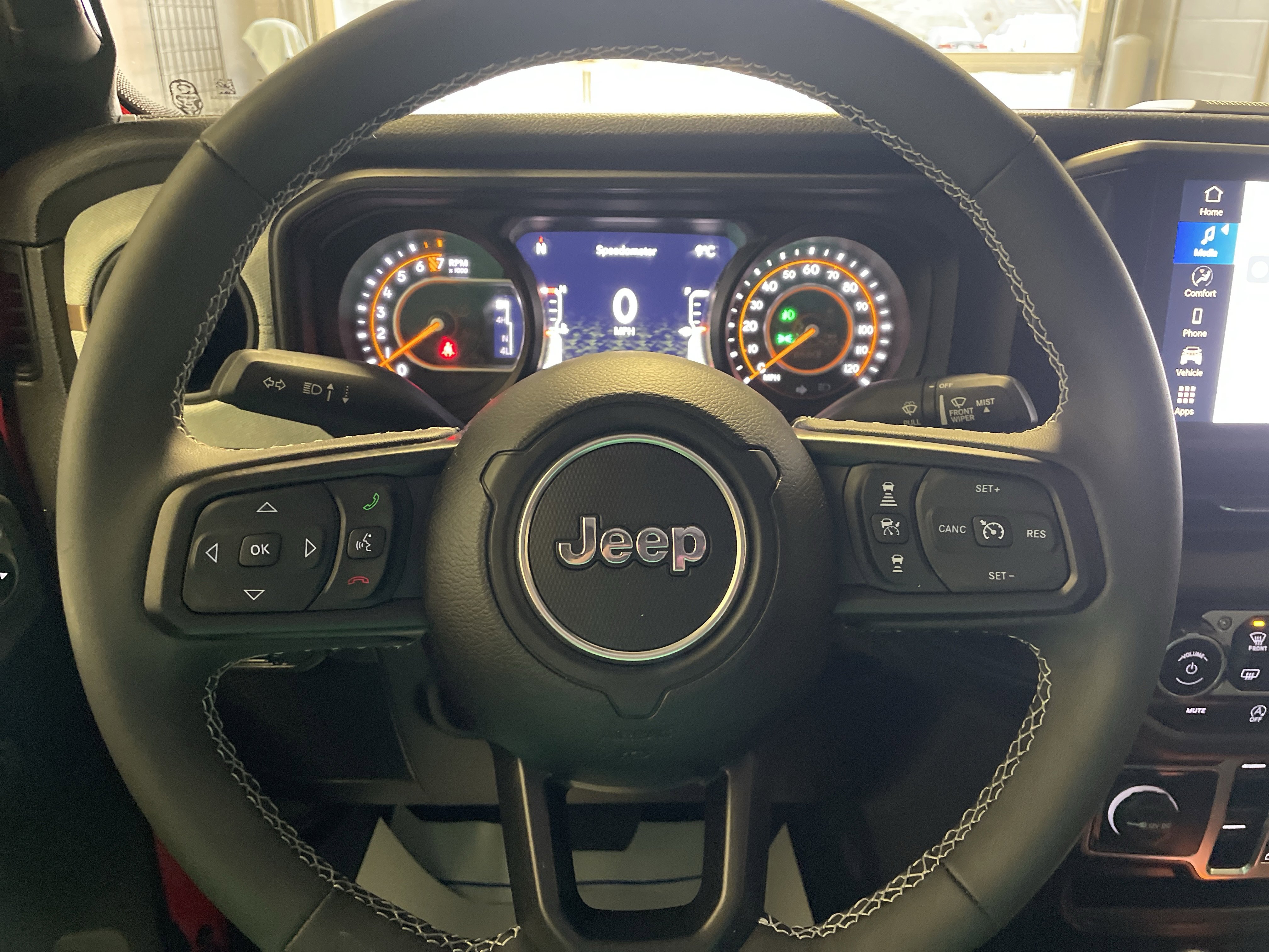 Used 2025 Jeep Gladiator Sport image 10