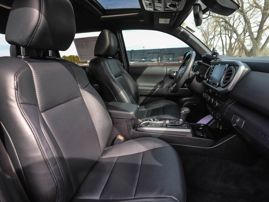 Used 2023 Toyota Tacoma TRD Off-Road w/ TRD Premium Off Road Package image 28