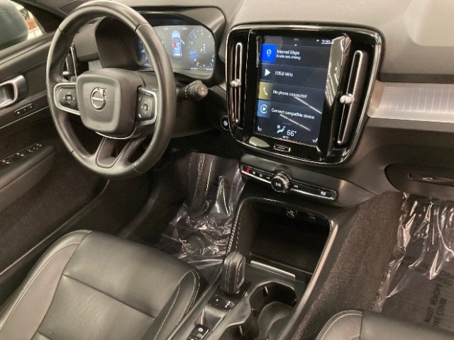 Used 2019 Volvo XC40 T5 Momentum image 17