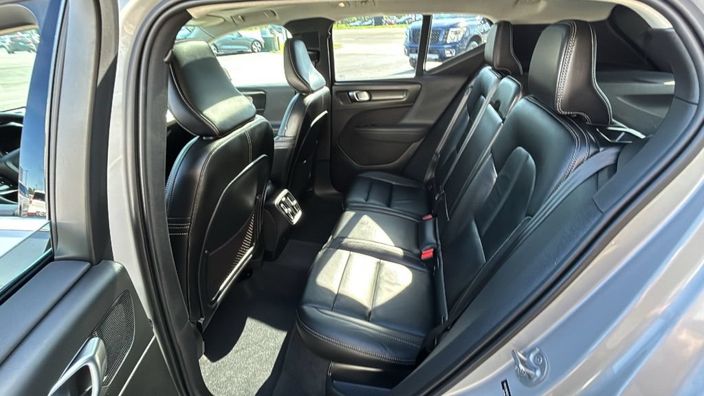 Certified 2024 Volvo XC40 B5 Core AWD/4WD image 9