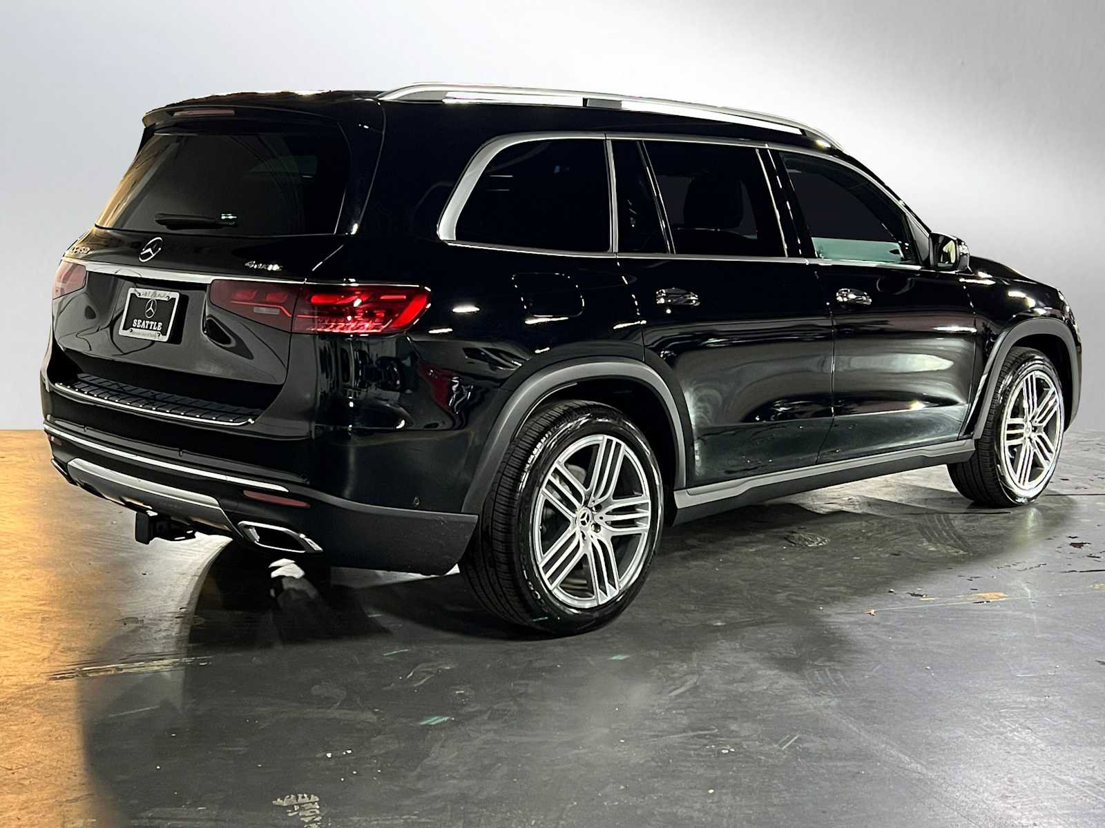 Certified 2025 Mercedes-Benz GLS 450 4MATIC image 3