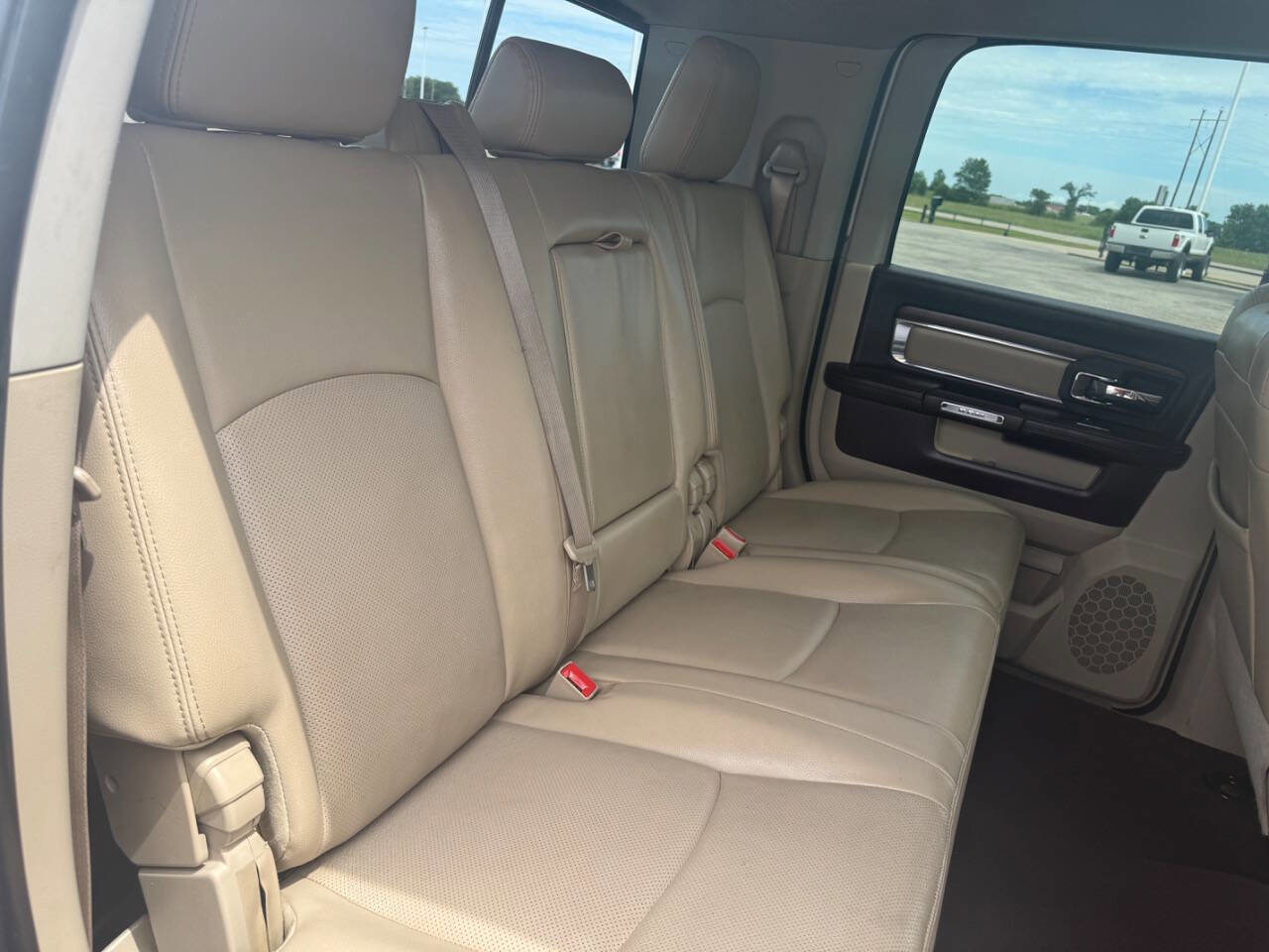 Used 2017 RAM 2500 Laramie w/ Snow Chief Group AWD/4WD image 30