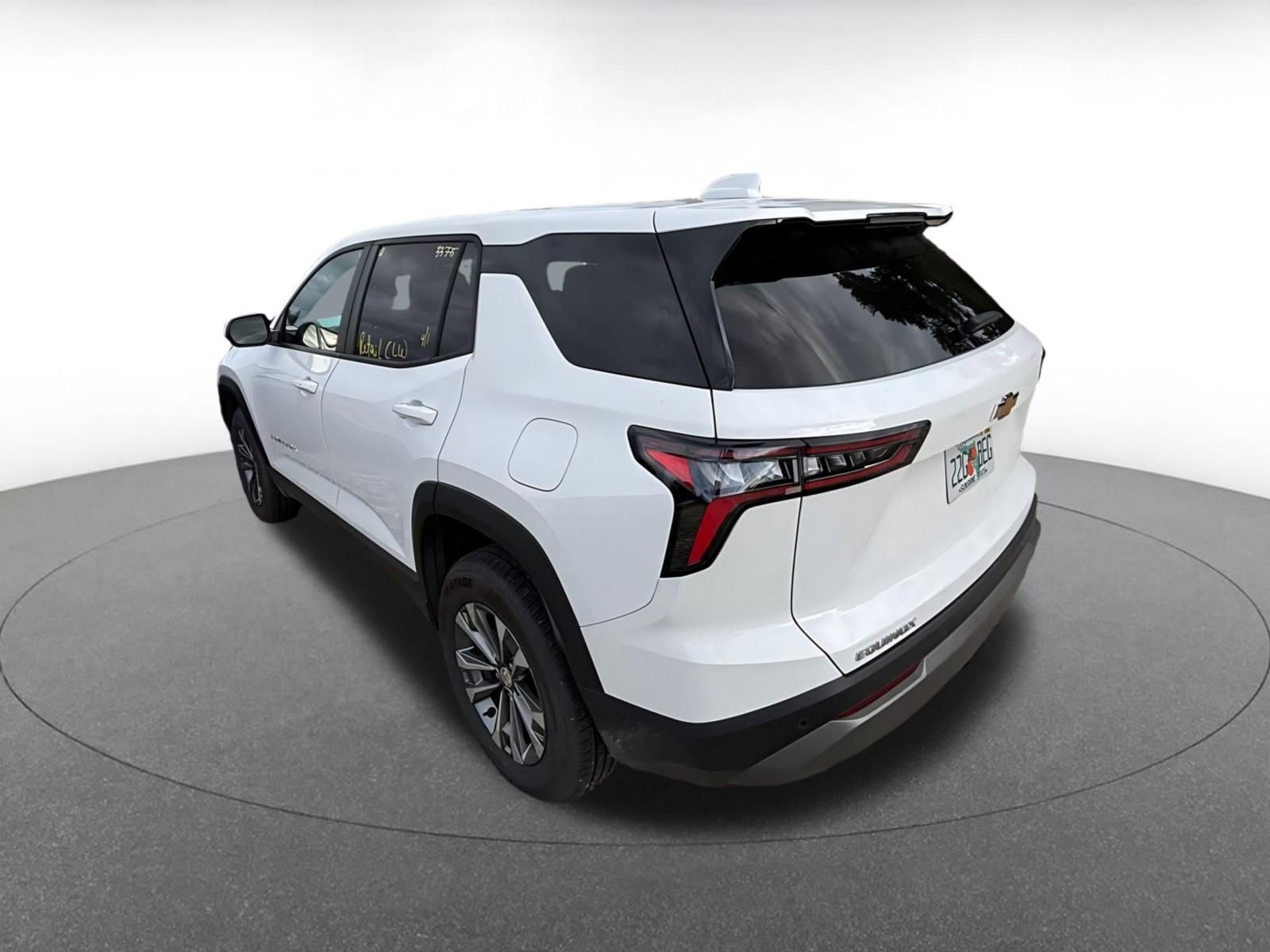 Used 2025 Chevrolet Equinox LT image 8