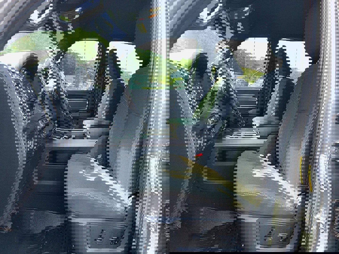 Used 2022 RAM 3500 Big Horn w/ Level A Equipment Group image 13