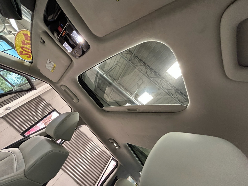 Used 2024 Hyundai Santa Fe Calligraphy AWD/4WD image 23