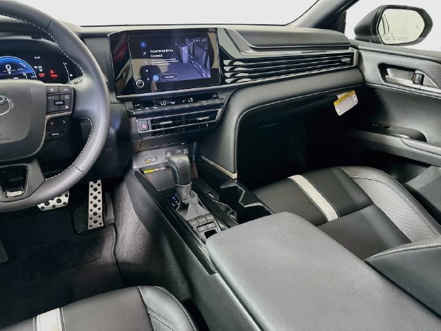 Used 2025 Toyota Camry SE FWD image 24