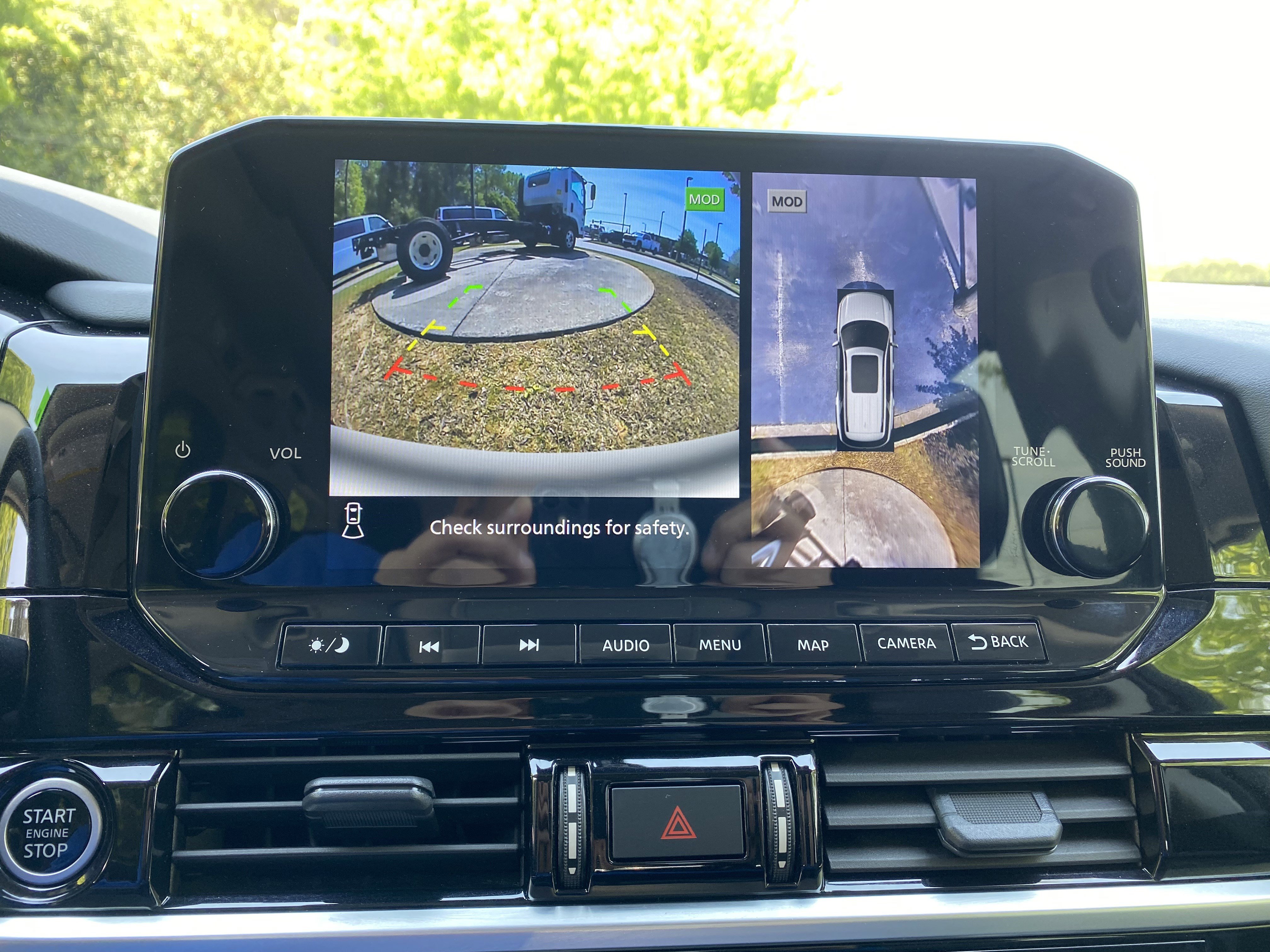 Used 2024 Nissan Pathfinder Platinum image 27