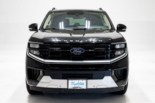 Used 2025 Ford Expedition Platinum AWD/4WD image 4