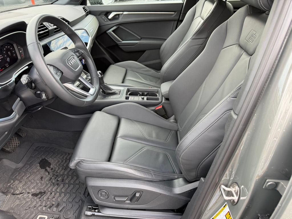 Certified 2025 Audi Q3 2.0T Premium w/ Convenience Package AWD/4WD image 3