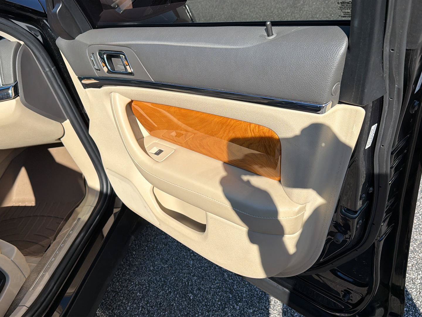 Used 2010 Lincoln MKS FWD image 15