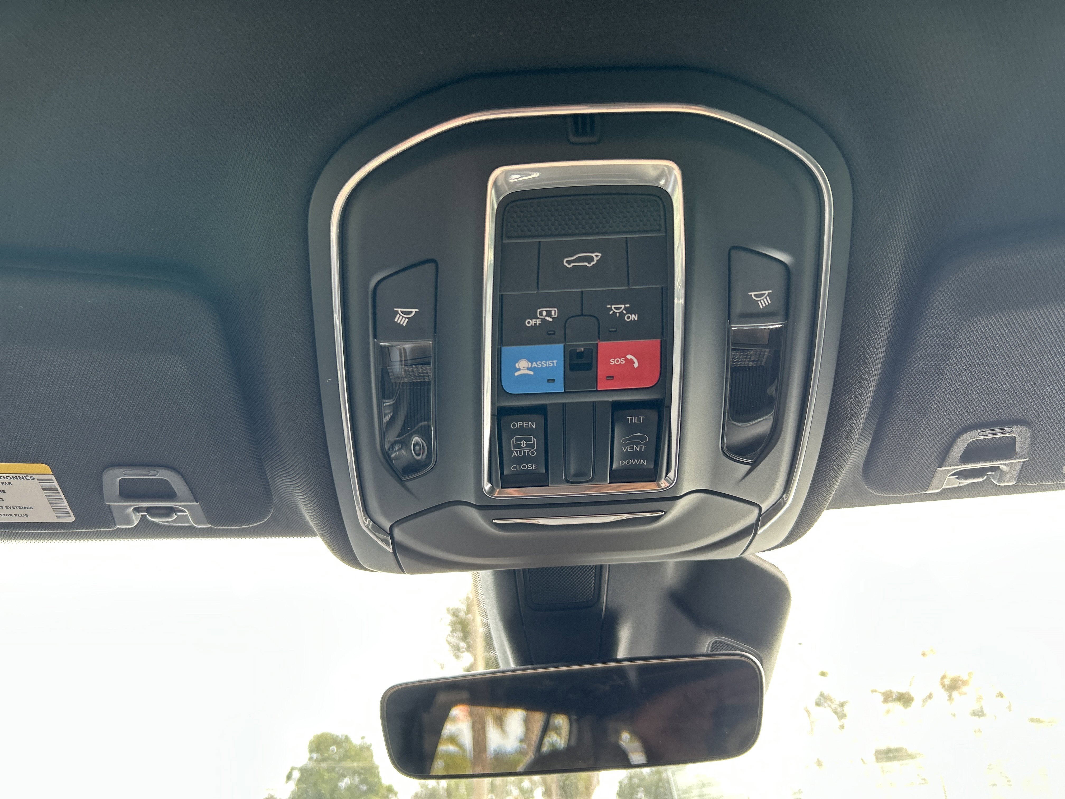 New 2025 Jeep Grand Cherokee Altitude image 57