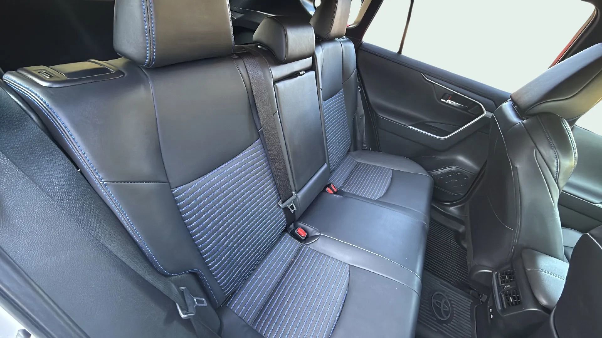 Used 2023 Toyota RAV4 XSE image 10