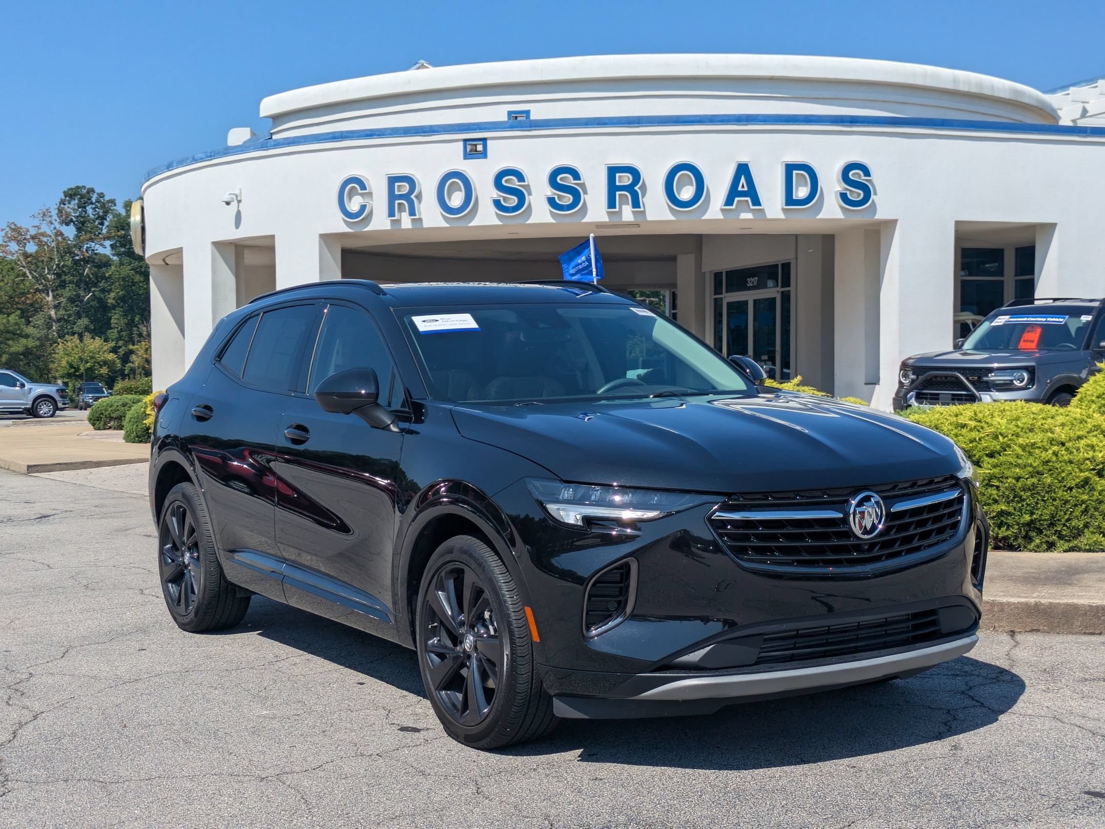 Used 2023 Buick Envision Essence w/ Technology Package I AWD/4WD image 1