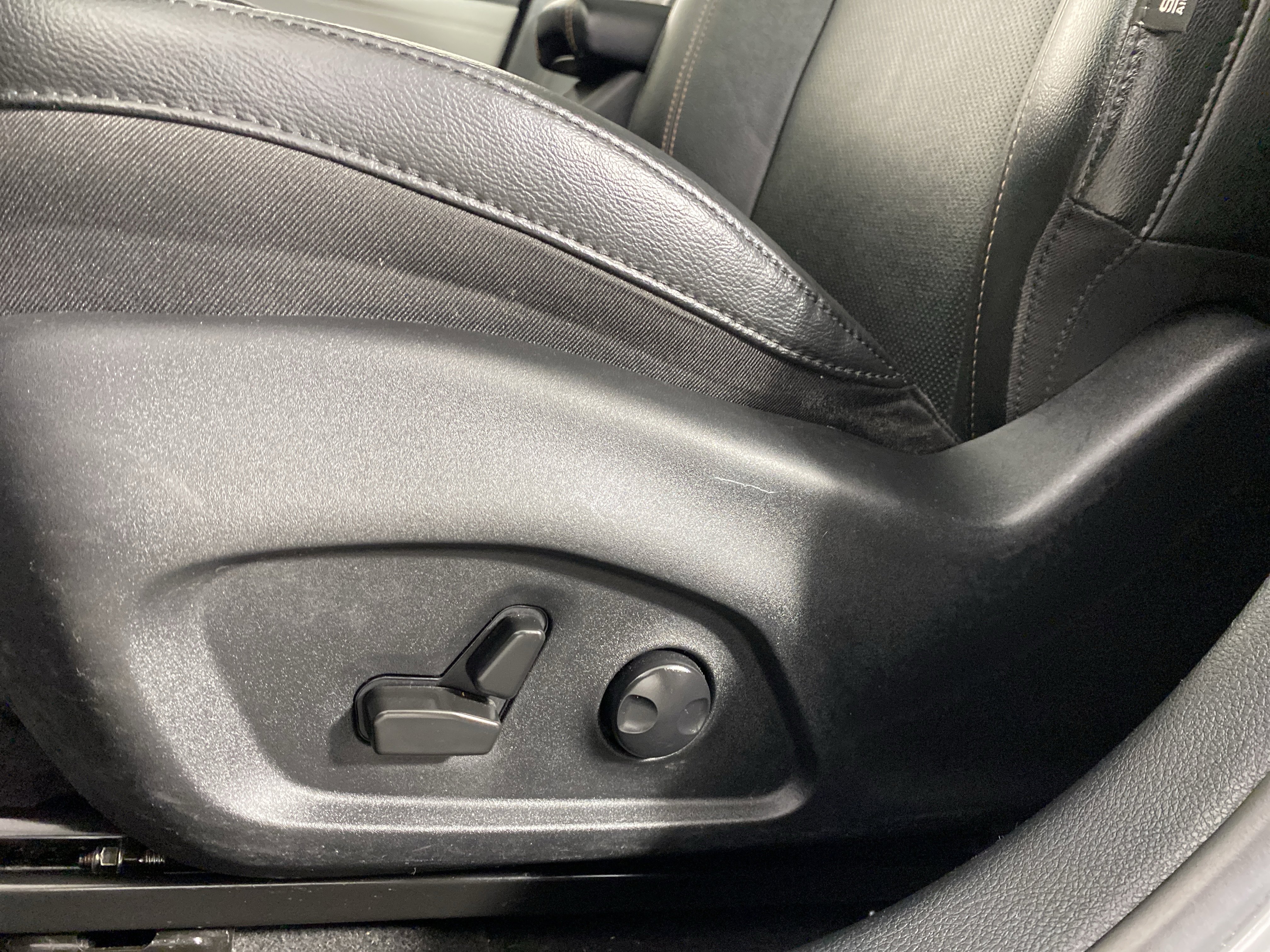 Used 2022 Jeep Compass Limited w/ Sun and Sound Group image 19