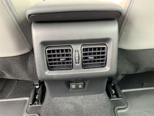 Used 2025 Toyota Camry SE image 31