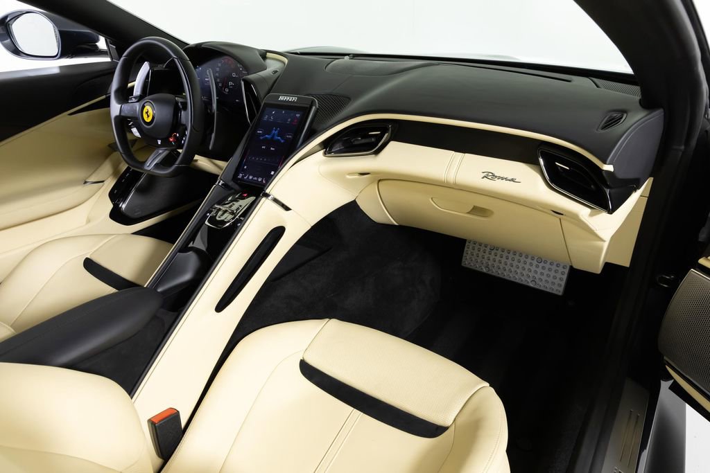 Used 2021 Ferrari Roma image 32