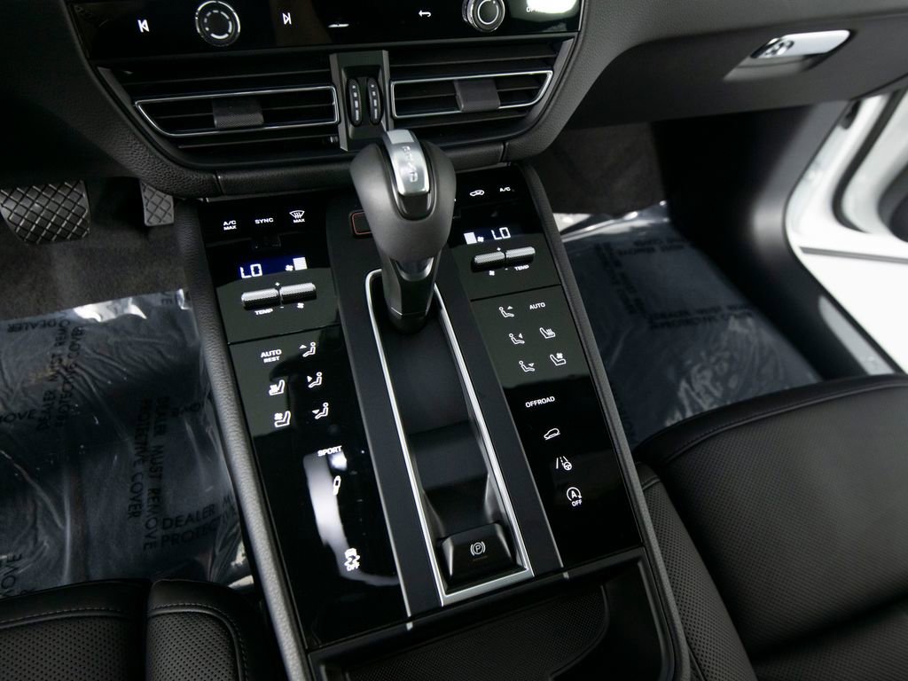 New 2026 Porsche Macan S AWD/4WD image 26