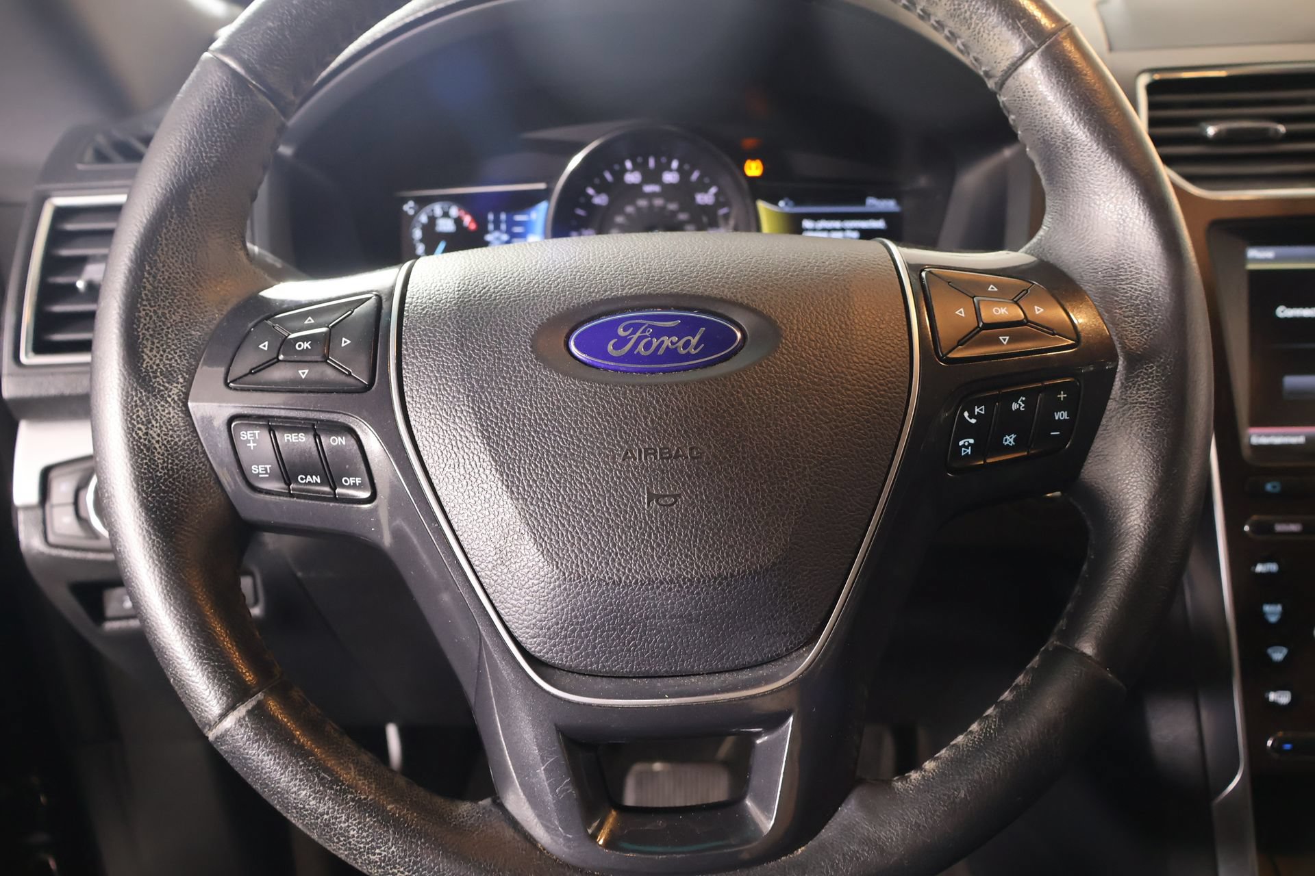 Used 2016 Ford Explorer Limited w/ Equipment Group 301A FWD image 3