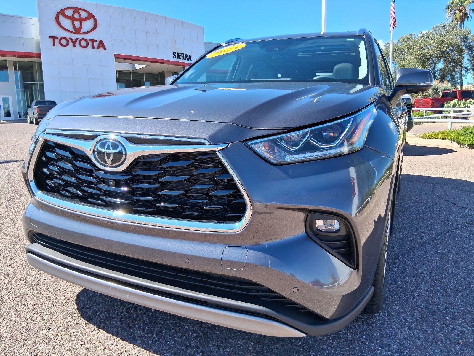Certified 2024 Toyota Highlander Platinum AWD/4WD image 12