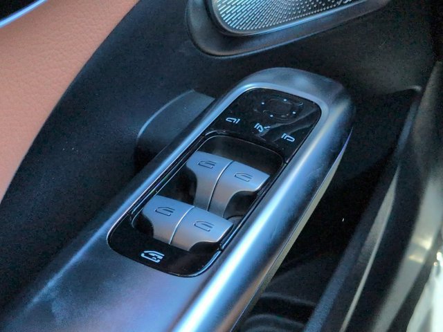Used 2025 Mercedes-Benz C 300 Sedan image 26