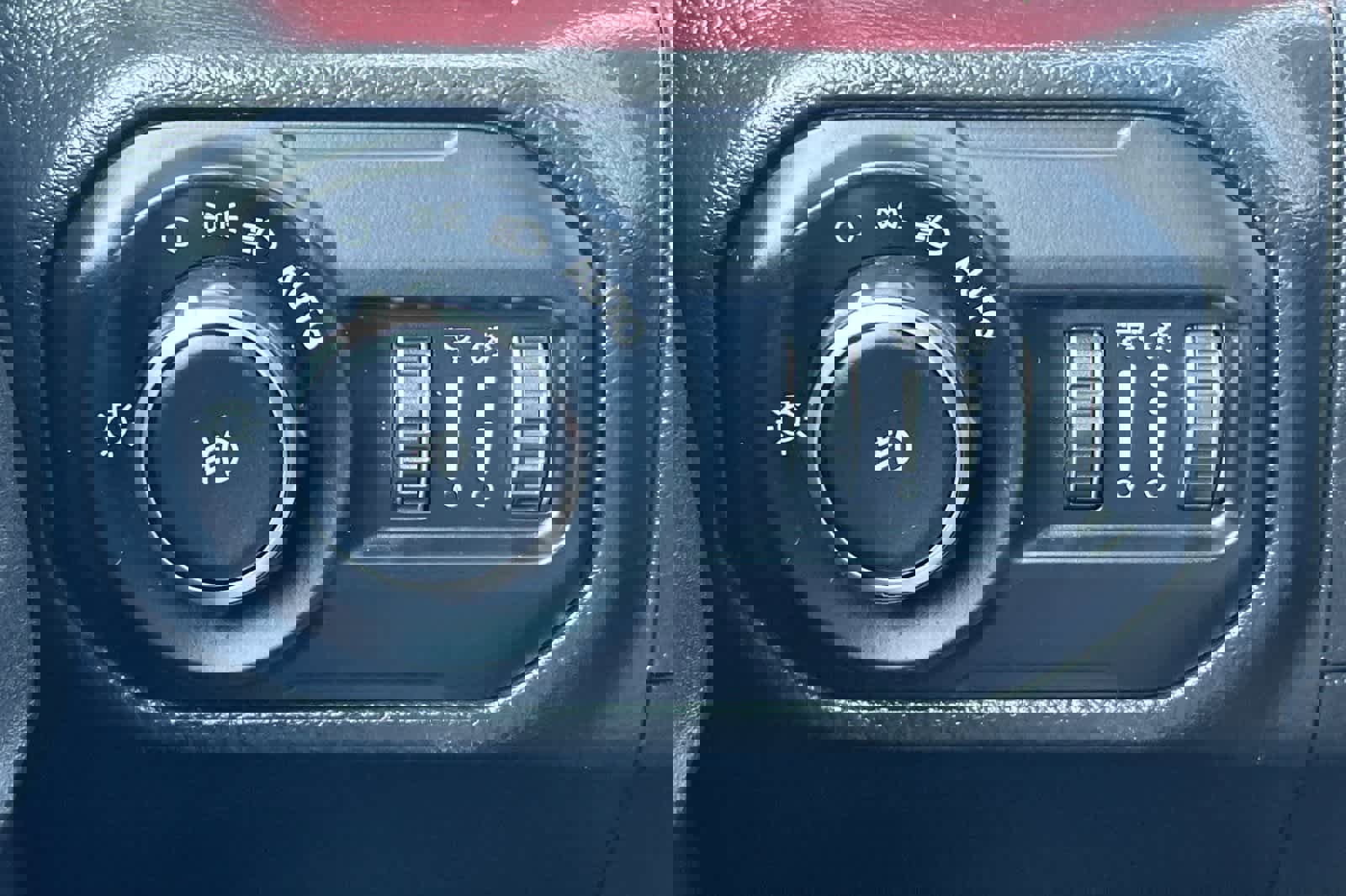 Used 2022 Jeep Wrangler Unlimited Rubicon w/ LED Lighting Group image 34