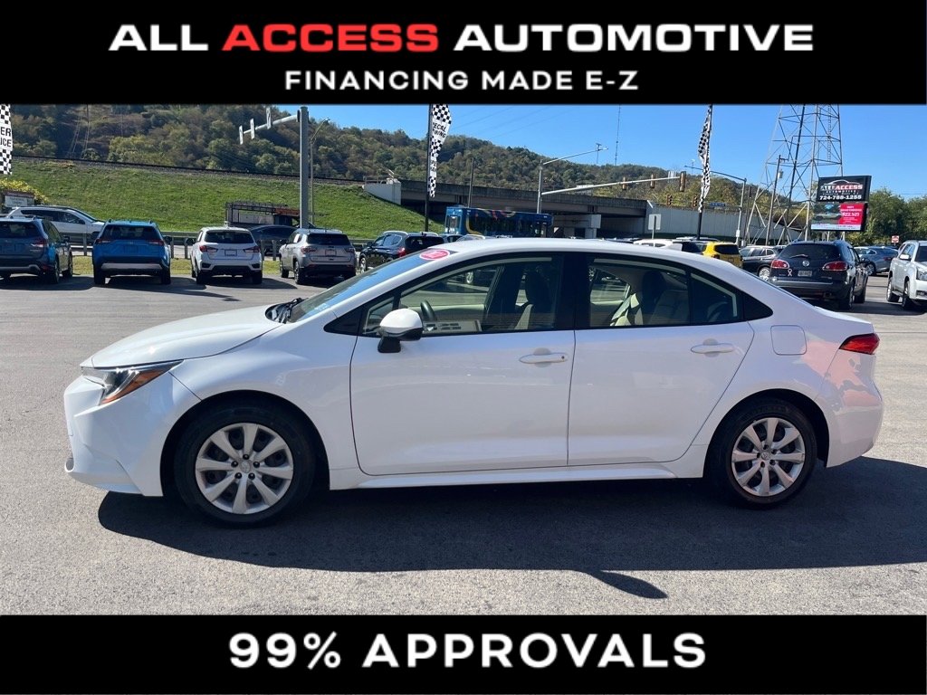 Used 2021 Toyota Corolla LE image 4