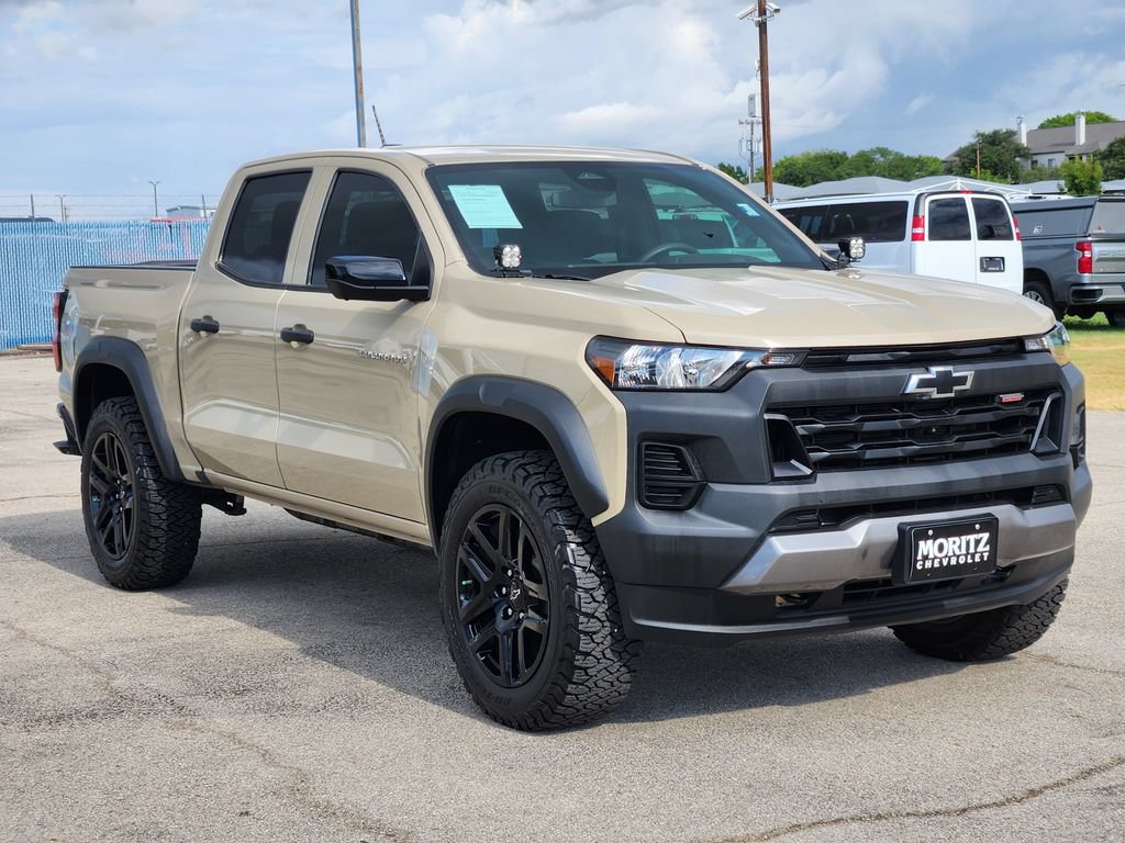 Used 2024 Chevrolet Colorado Trail Boss w/ Technology Package AWD/4WD image 3