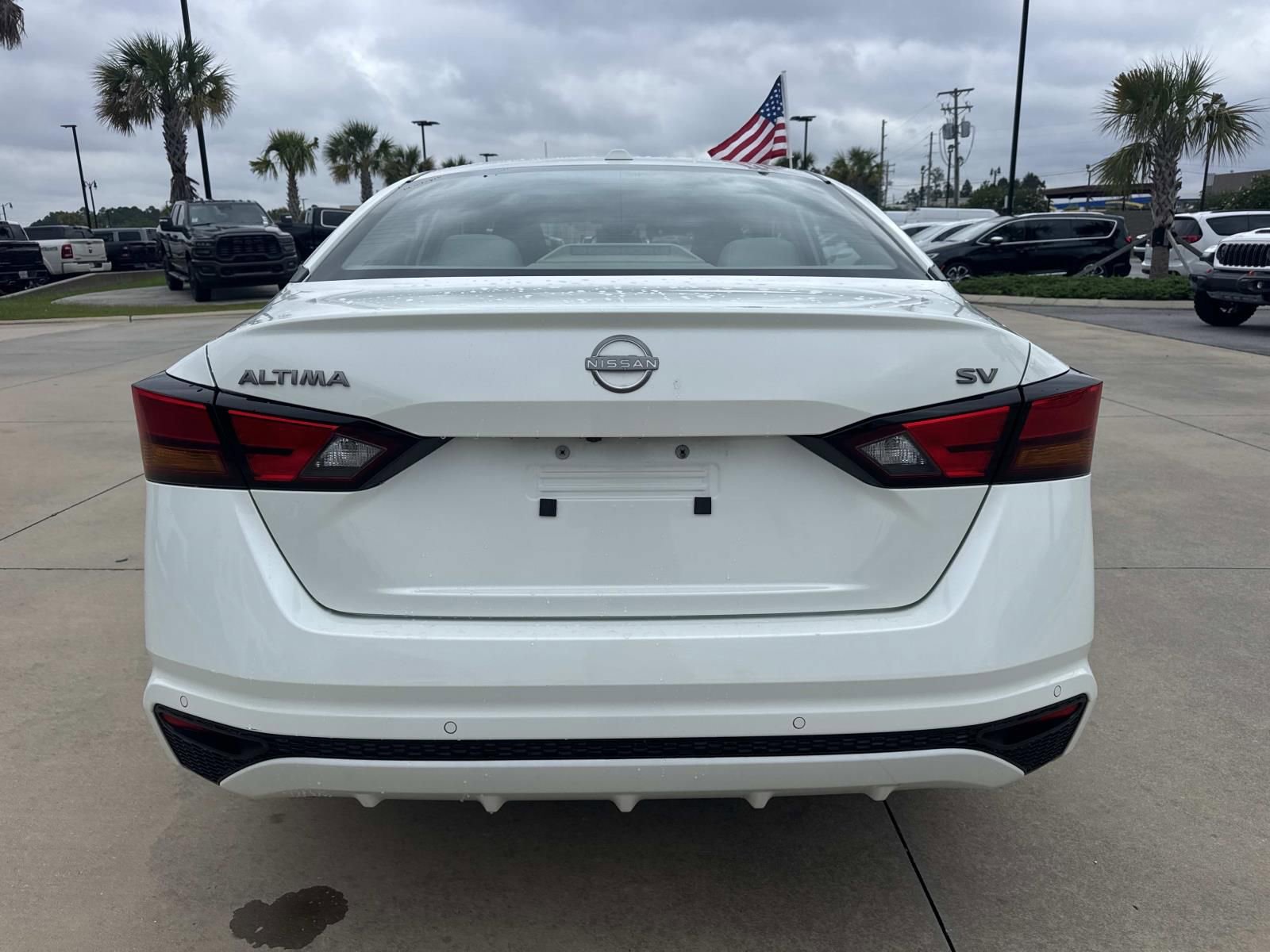 Used 2023 Nissan Altima 2.5 SV FWD image 6