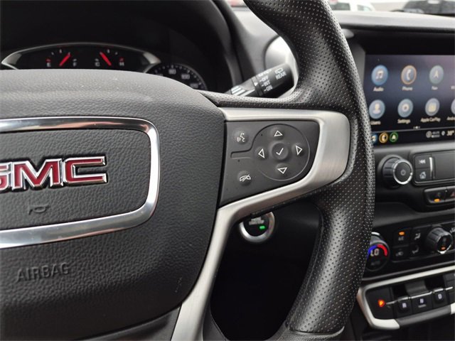 Used 2024 GMC Terrain SLE w/ Driver Convenience Package image 29