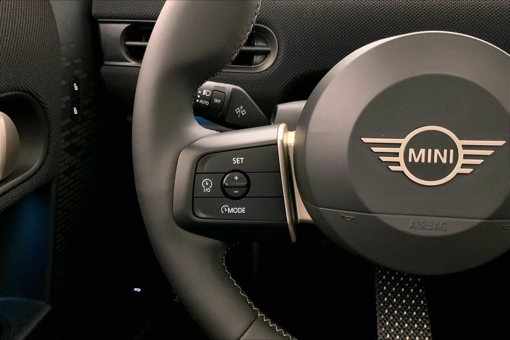 Certified 2026 MINI Cooper 4-Door Hardtop FWD image 18