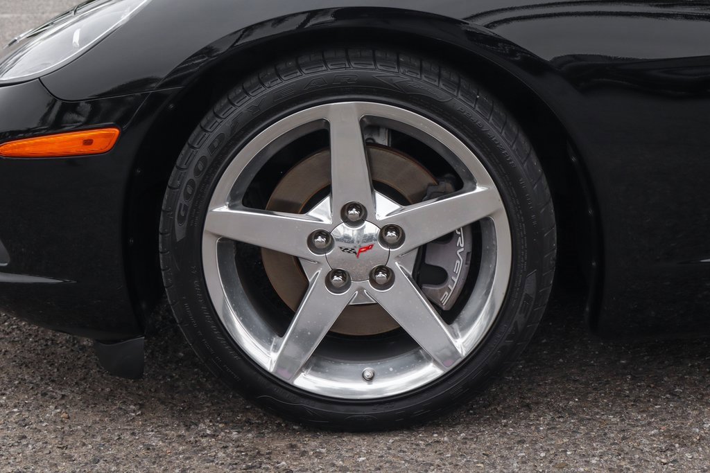 Used 2005 Chevrolet Corvette Coupe w/ Preferred Equipment Group image 40