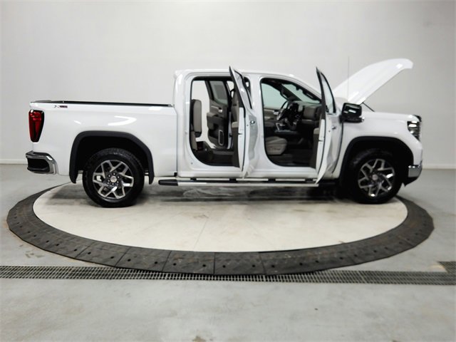 Used 2024 GMC Sierra 1500 SLT w/ SLT Premium Package image 16