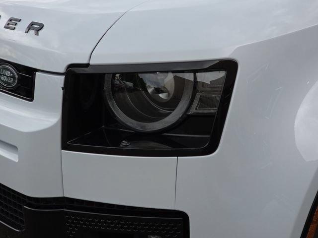 Certified 2023 Land Rover Defender 110 V8 AWD/4WD image 32